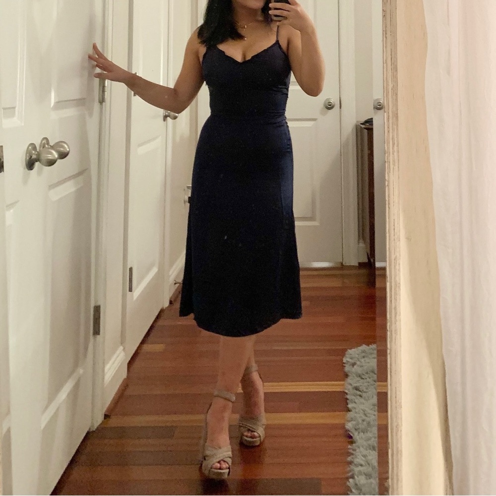 Aritzia Wilfred silky midi navy slip dress Size 00
